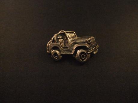 JEEP CJ-5 terreinwagen vierwielaangedreven zilverkleurig